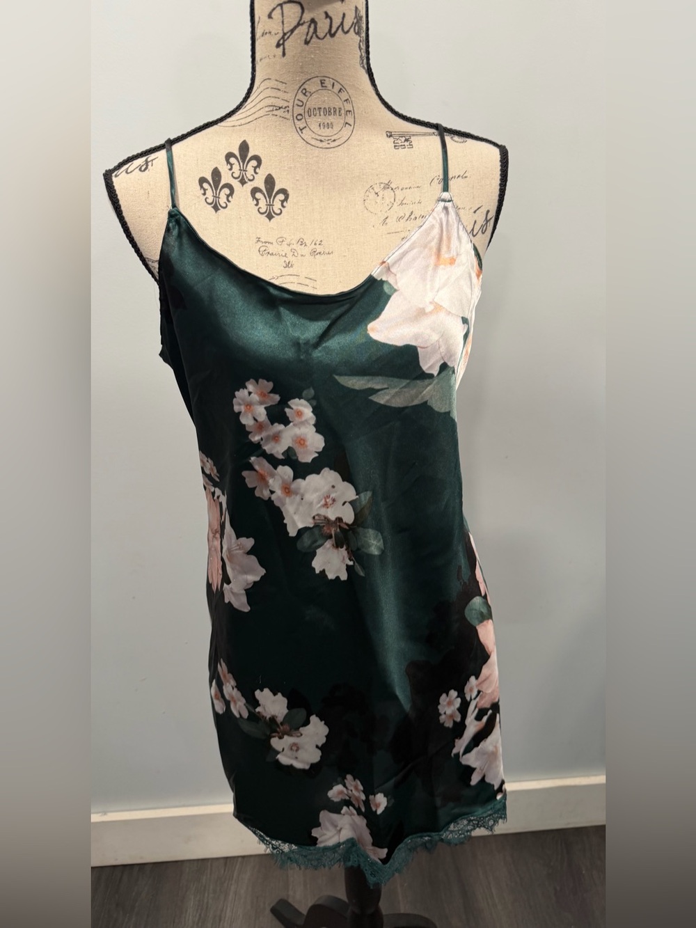 Lilac + London Women's Green Floral Satin Lace Tie Belted Robe Set L